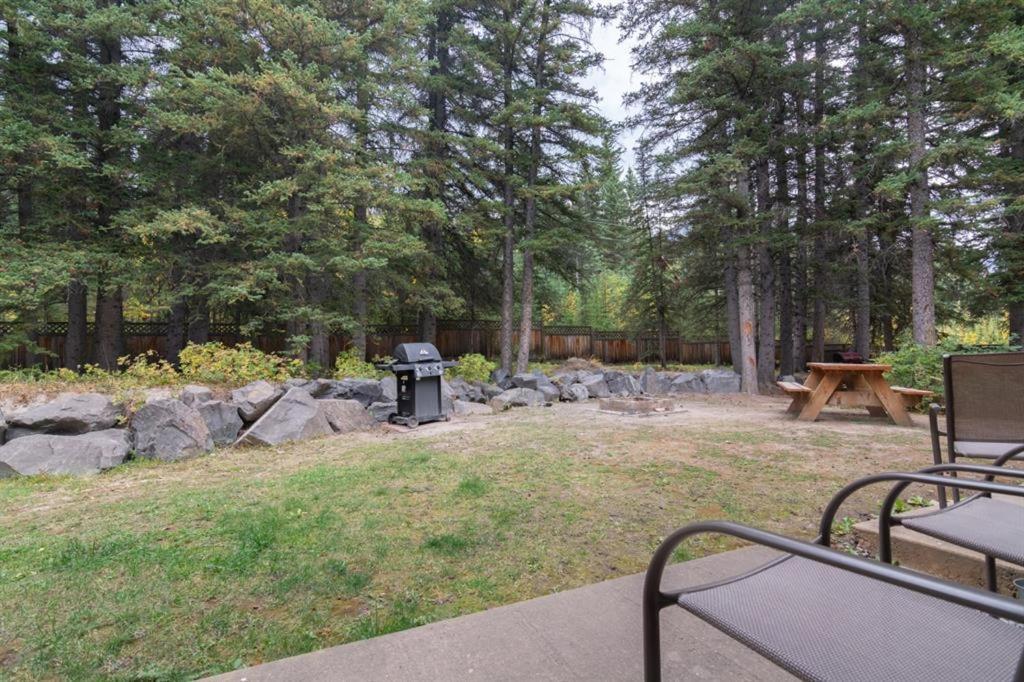 Beautiful Newly Reno 2Bdm 2 Bth Sleep Up To 6 Adults & Kids Mountain View Townhouse Suite Canmore Kültér fotó