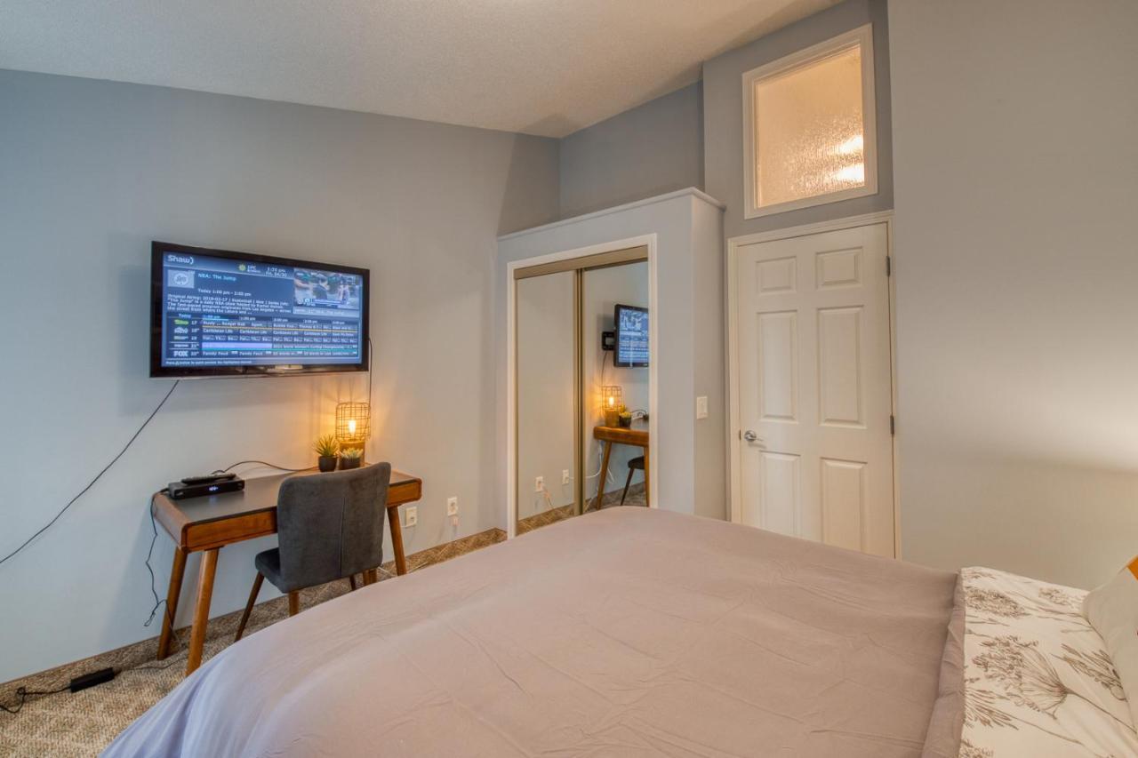 Beautiful Newly Reno 2Bdm 2 Bth Sleep Up To 6 Adults & Kids Mountain View Townhouse Suite Canmore Kültér fotó