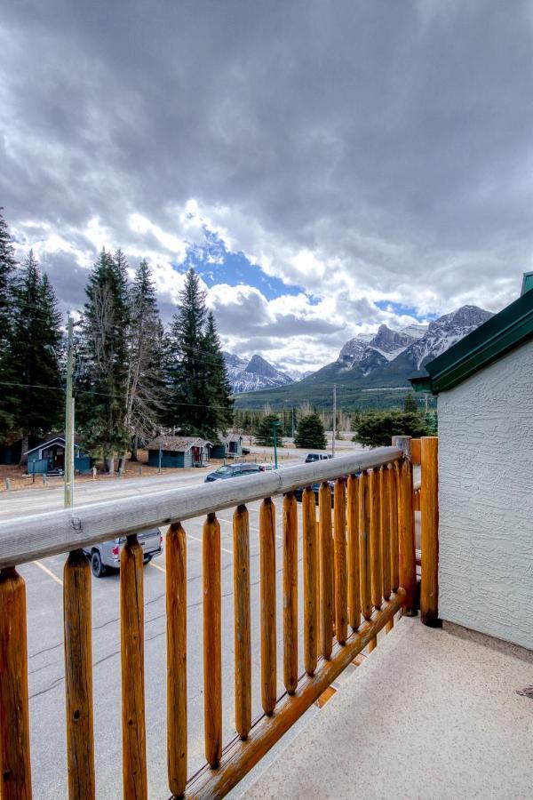 Beautiful Newly Reno 2Bdm 2 Bth Sleep Up To 6 Adults & Kids Mountain View Townhouse Suite Canmore Kültér fotó