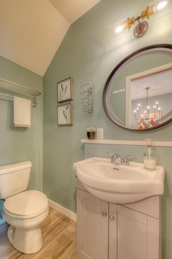 Beautiful Newly Reno 2Bdm 2 Bth Sleep Up To 6 Adults & Kids Mountain View Townhouse Suite Canmore Kültér fotó
