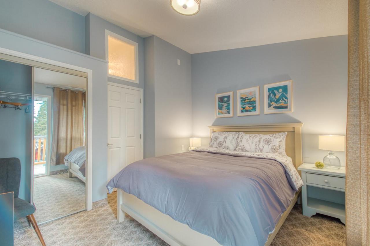 Beautiful Newly Reno 2Bdm 2 Bth Sleep Up To 6 Adults & Kids Mountain View Townhouse Suite Canmore Kültér fotó